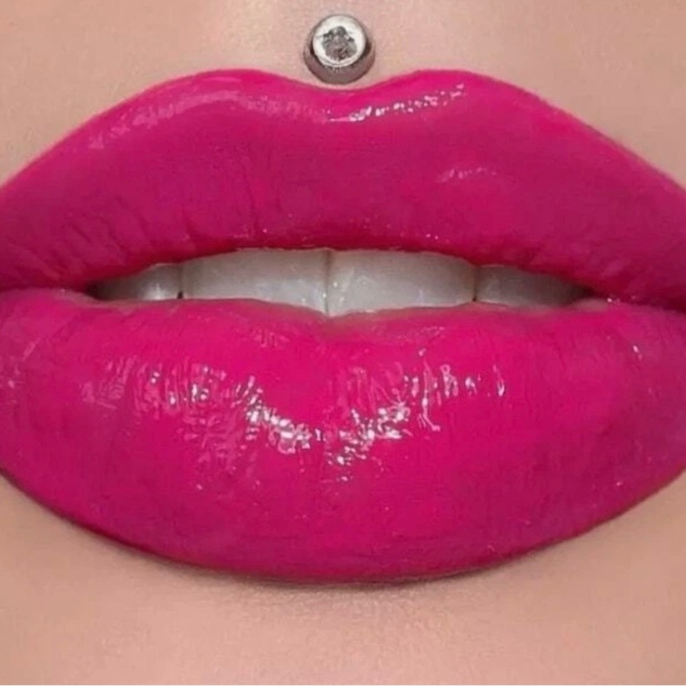 Jeffree Star Vibrant Pink Lip Gloss
